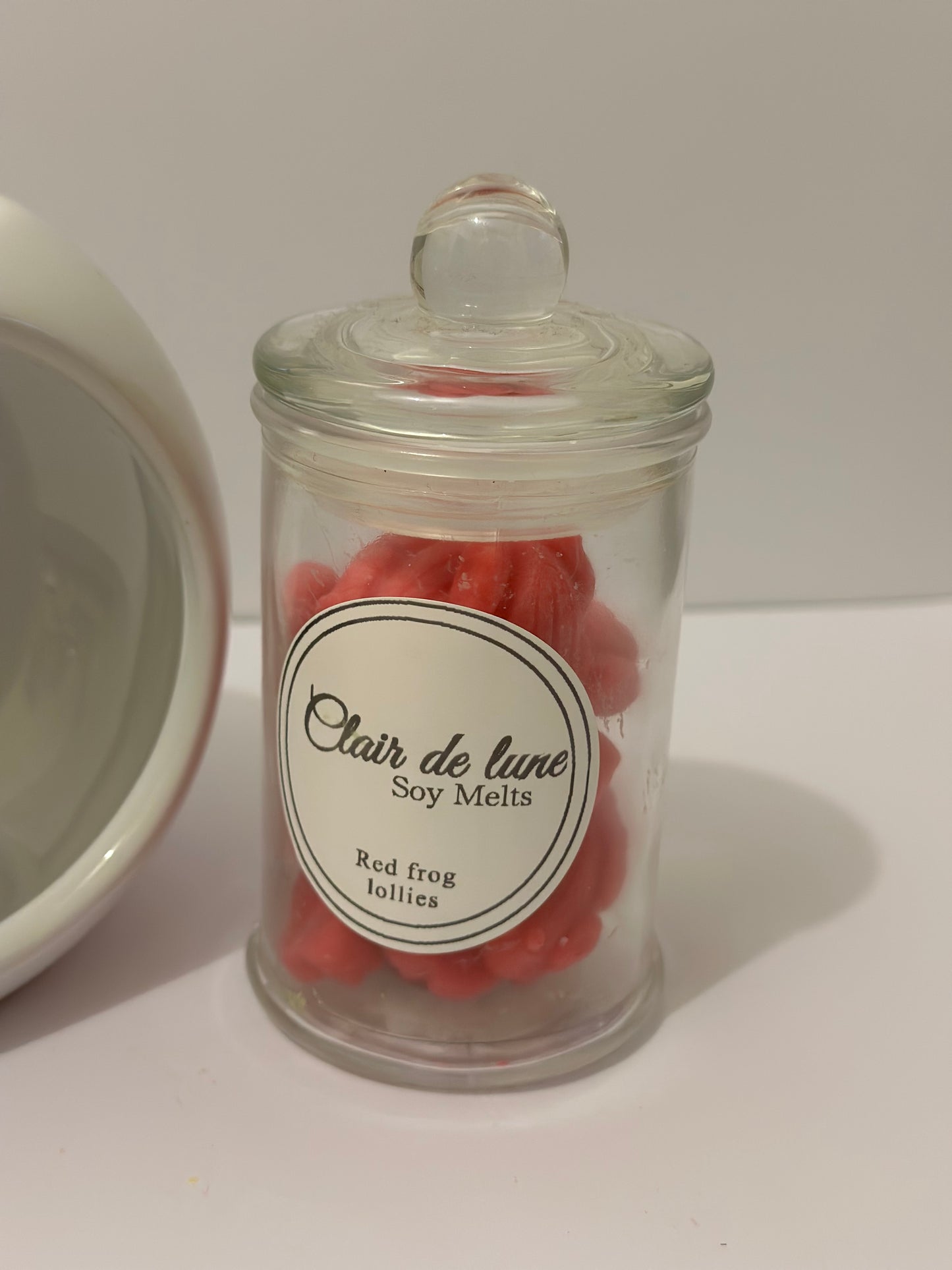 Melt jar - red frog lollies