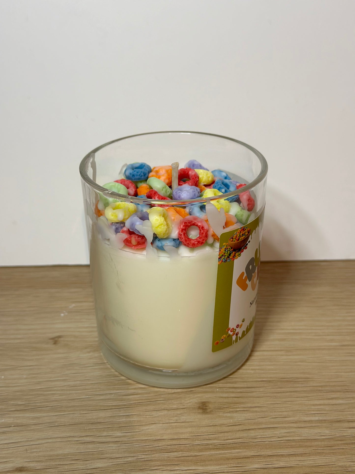 Fruit loops dessert candle