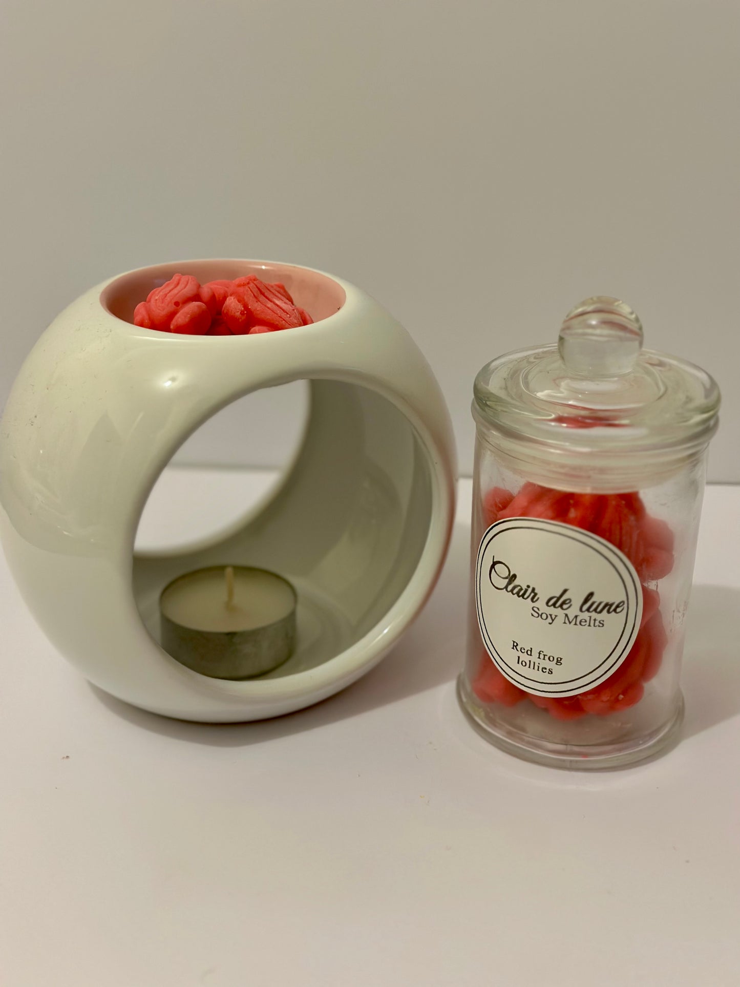 Melt jar - red frog lollies