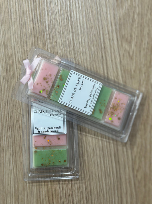 Vanilla, patchouli and sandalwood snap bar