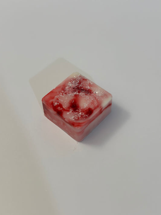 Strawberries & cream mini melt