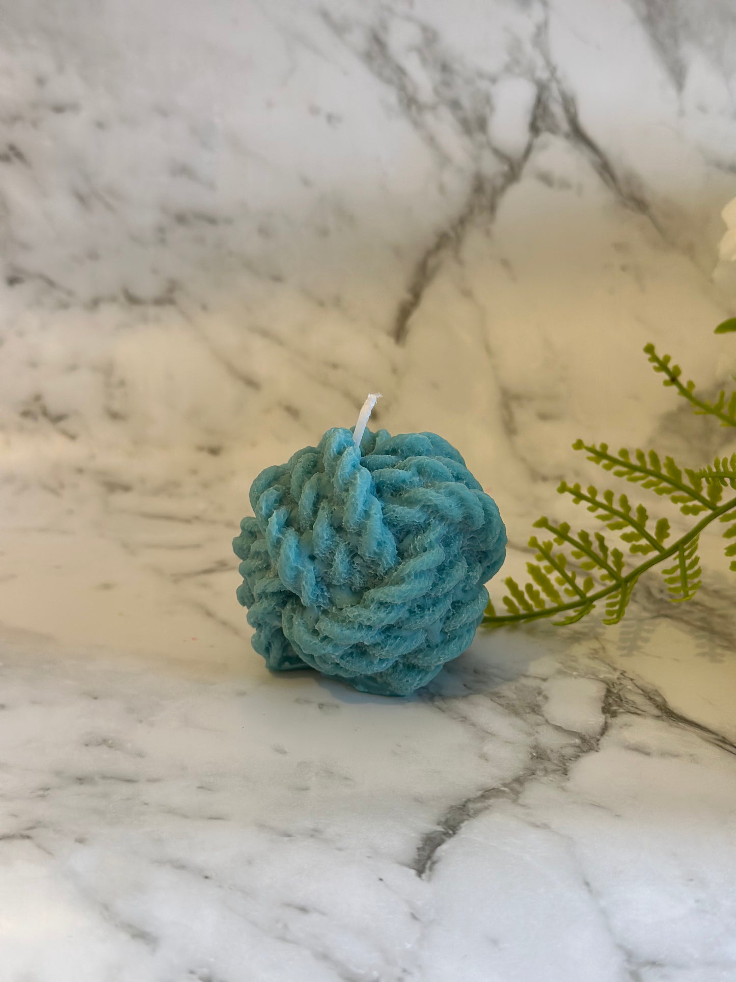 Ball of wool candle