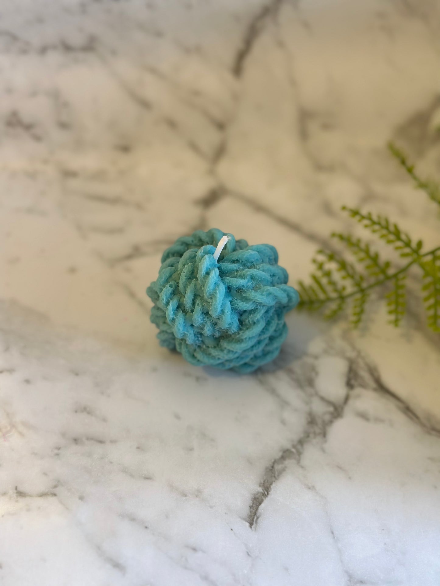 Ball of wool candle