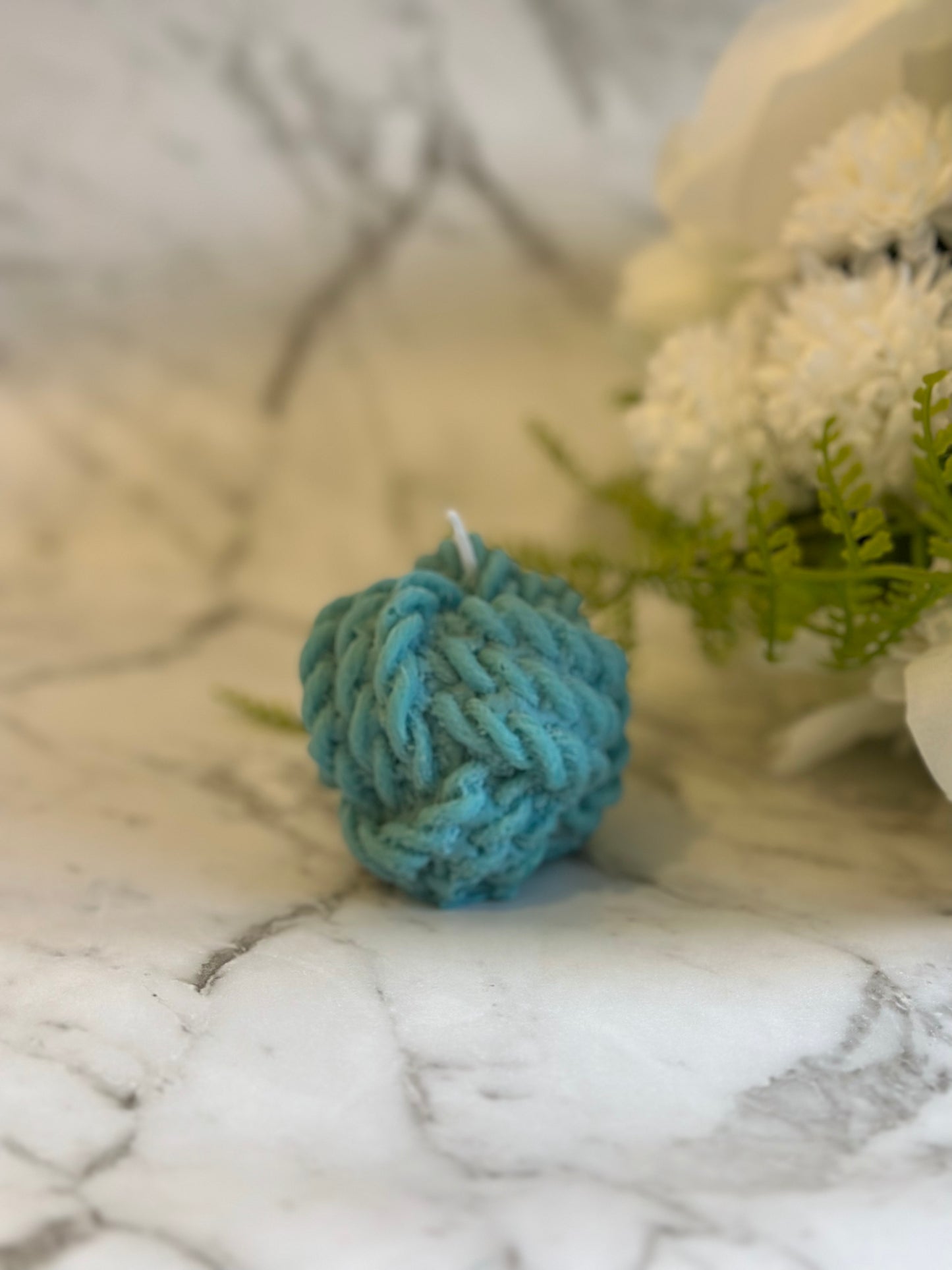Ball of wool candle